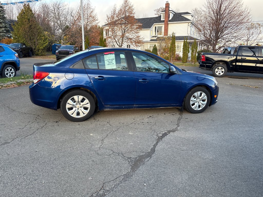 Chevrolet Cruze LS 2013 à Paspébiac, Québec - 4 - w1024h768px