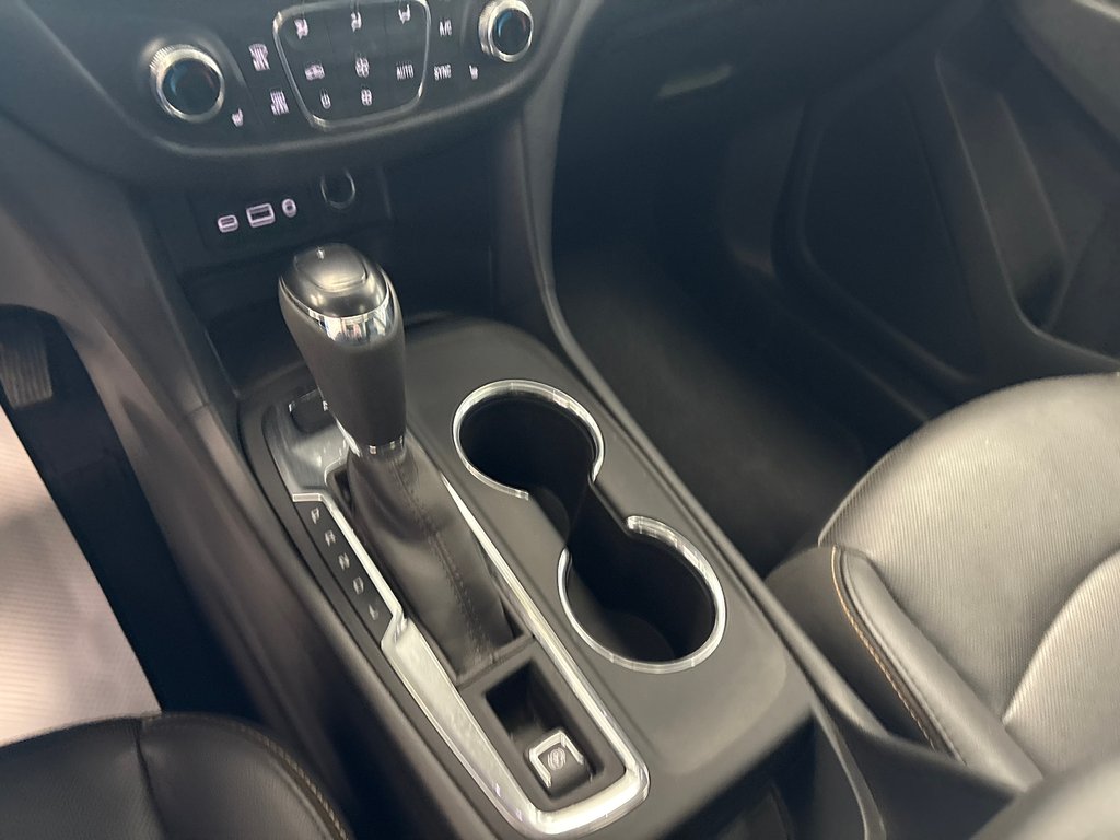 2020 Chevrolet Equinox LT in Paspébiac, Quebec - 12 - w1024h768px