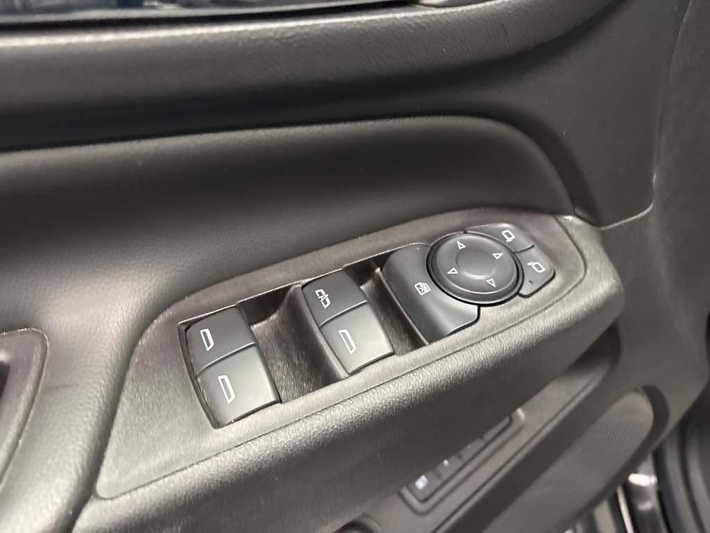 2020 Chevrolet Equinox LT in Paspébiac, Quebec - 10 - w1024h768px