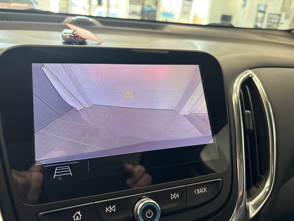 2020 Chevrolet Equinox LT in Paspébiac, Quebec - 13 - w1024h768px
