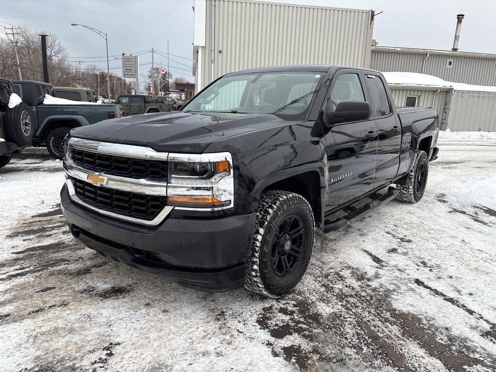 Chevrolet Silverado 1500 LD Work Truck 2019 à Paspébiac, Québec - 1 - w1024h768px