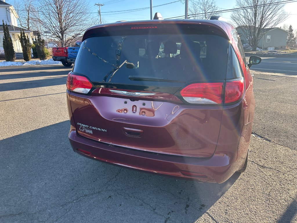 2021 Chrysler Grand Caravan SE in Paspébiac, Quebec - 5 - w1024h768px