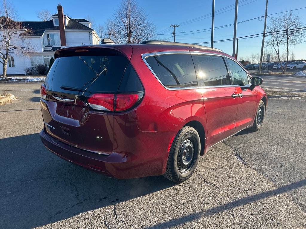 2021 Chrysler Grand Caravan SE in Paspébiac, Quebec - 4 - w1024h768px