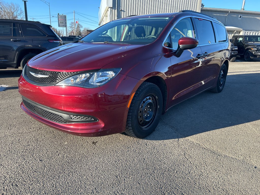 2021 Chrysler Grand Caravan SE in Paspébiac, Quebec - 1 - w1024h768px