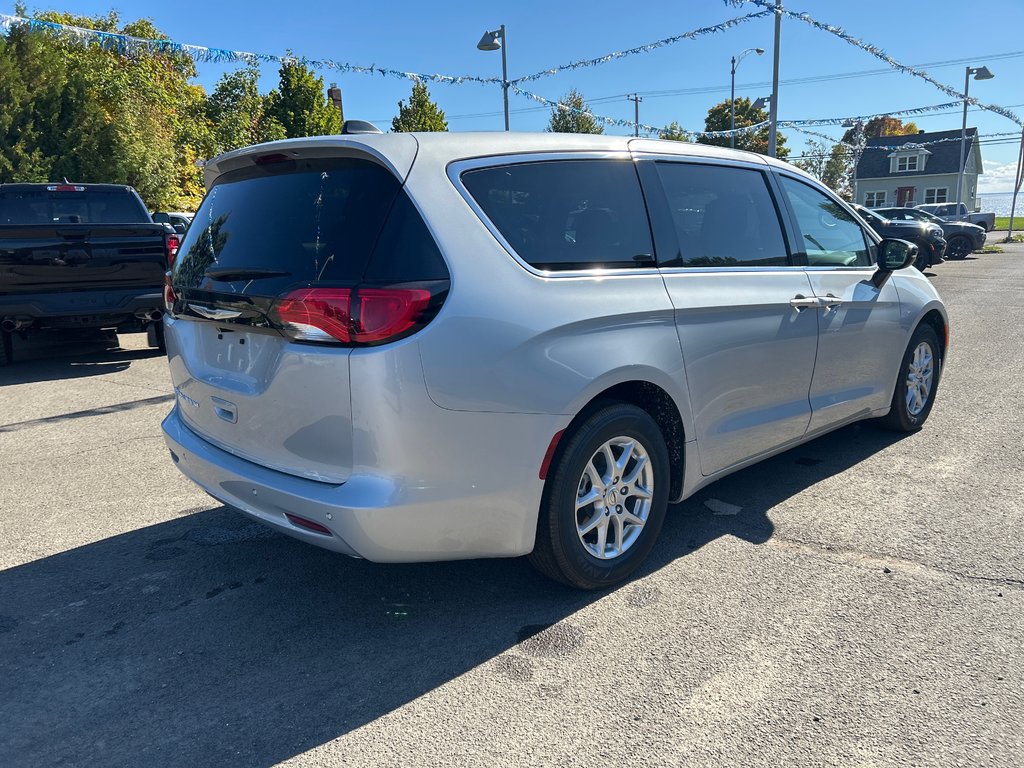 2024  Grand Caravan SXT in Paspébiac, Quebec - 5 - w1024h768px