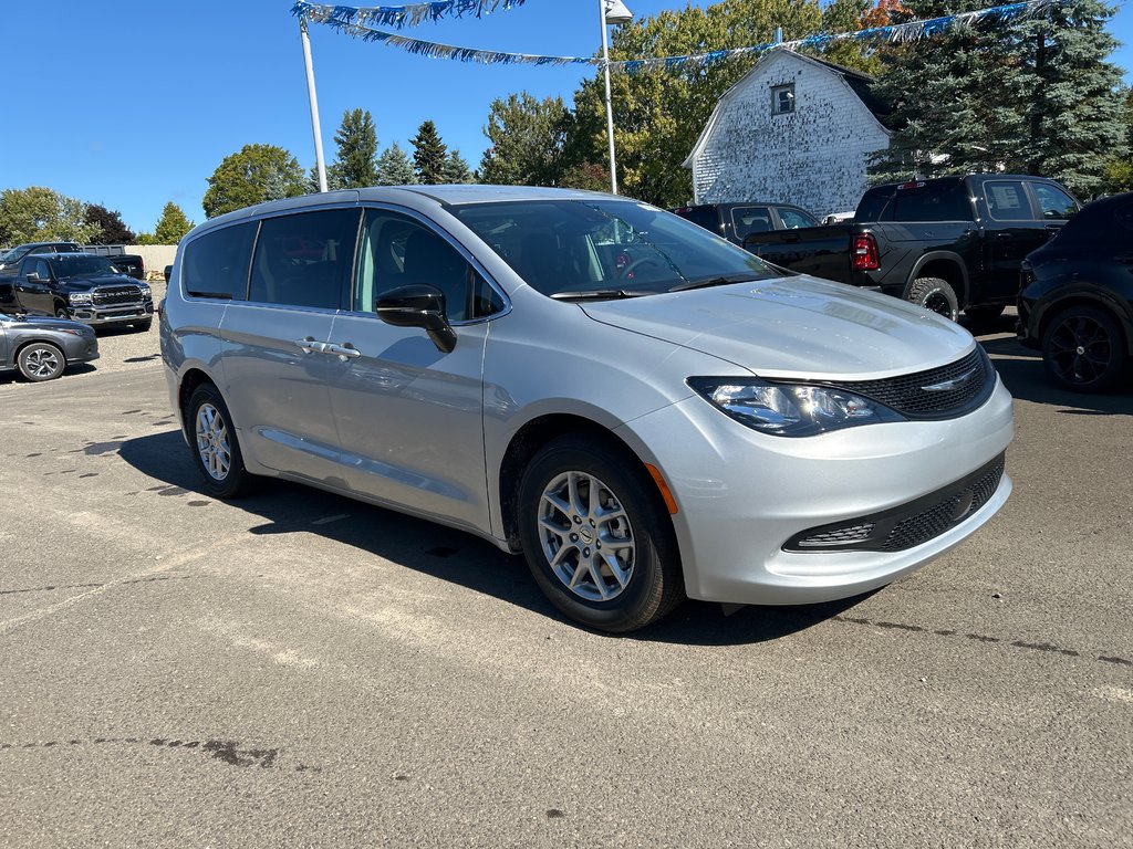 2024  Grand Caravan SXT in Paspébiac, Quebec - 3 - w1024h768px