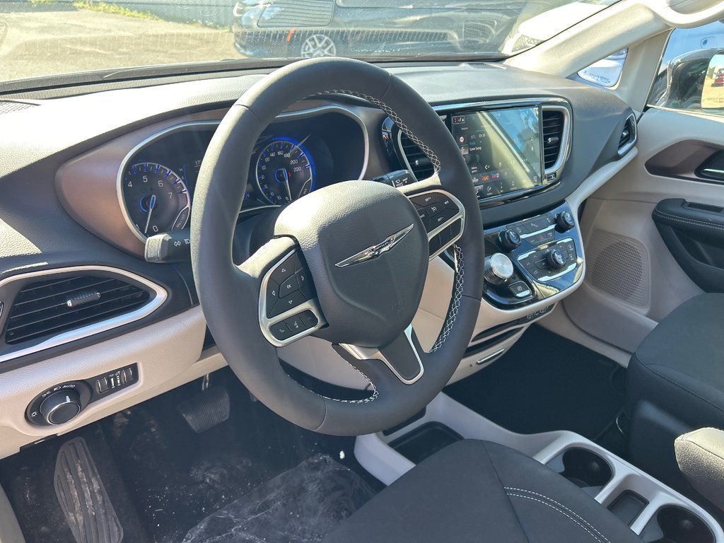 2024  Grand Caravan SXT in Paspébiac, Quebec - 13 - w1024h768px