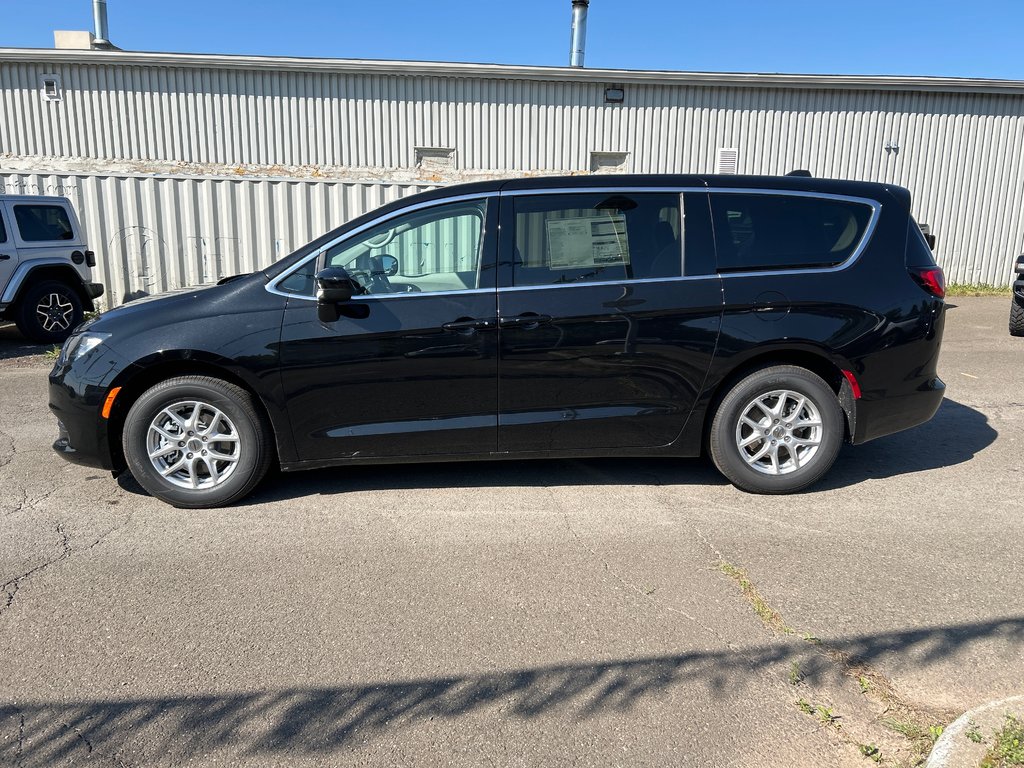 2024  Grand Caravan SXT in Paspébiac, Quebec - 8 - w1024h768px