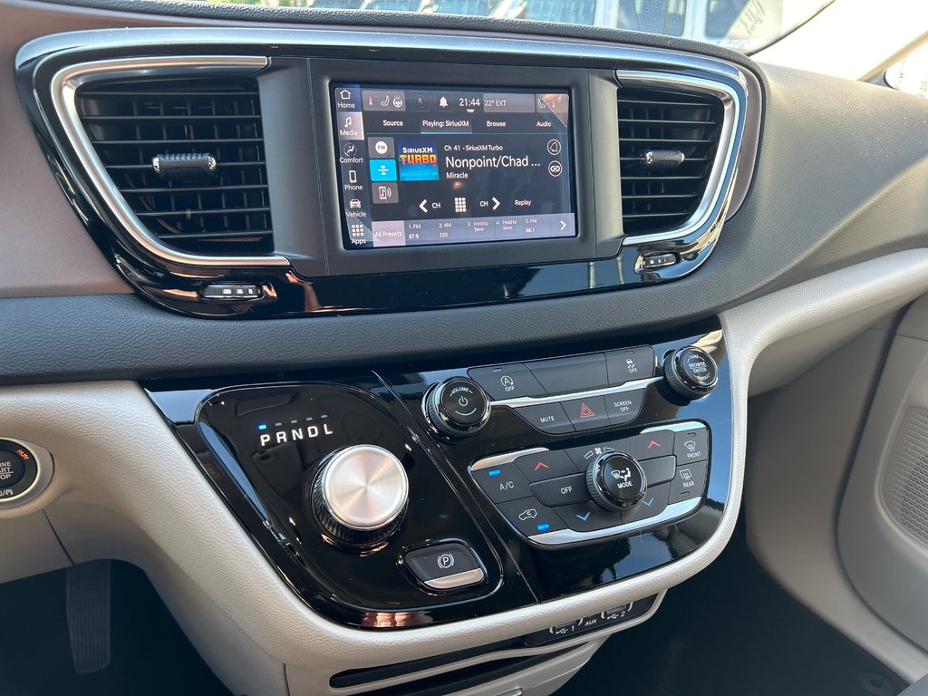 2024  Grand Caravan SXT in Paspébiac, Quebec - 14 - w1024h768px