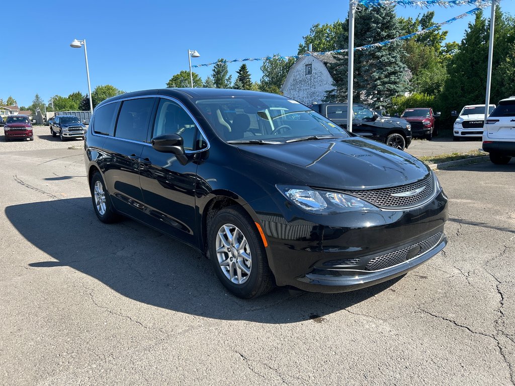 2024  Grand Caravan SXT in Paspébiac, Quebec - 3 - w1024h768px