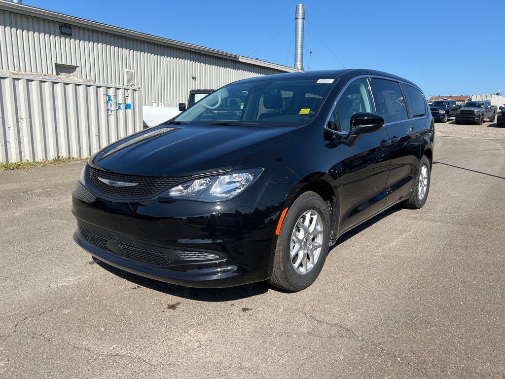 2024  Grand Caravan SXT in Paspébiac, Quebec - 1 - w1024h768px