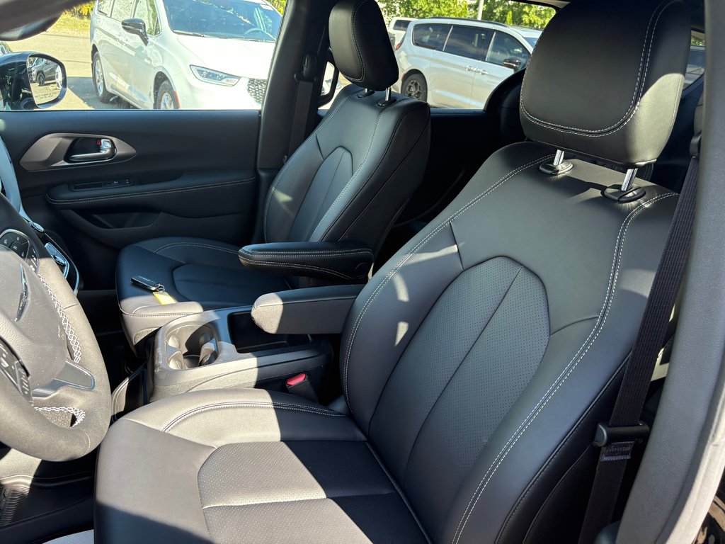 2025 Chrysler Grand Caravan SXT in Paspébiac, Quebec - 14 - w1024h768px