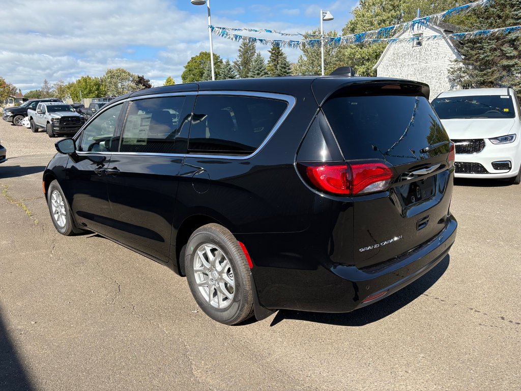 2025 Chrysler Grand Caravan SXT in Paspébiac, Quebec - 7 - w1024h768px