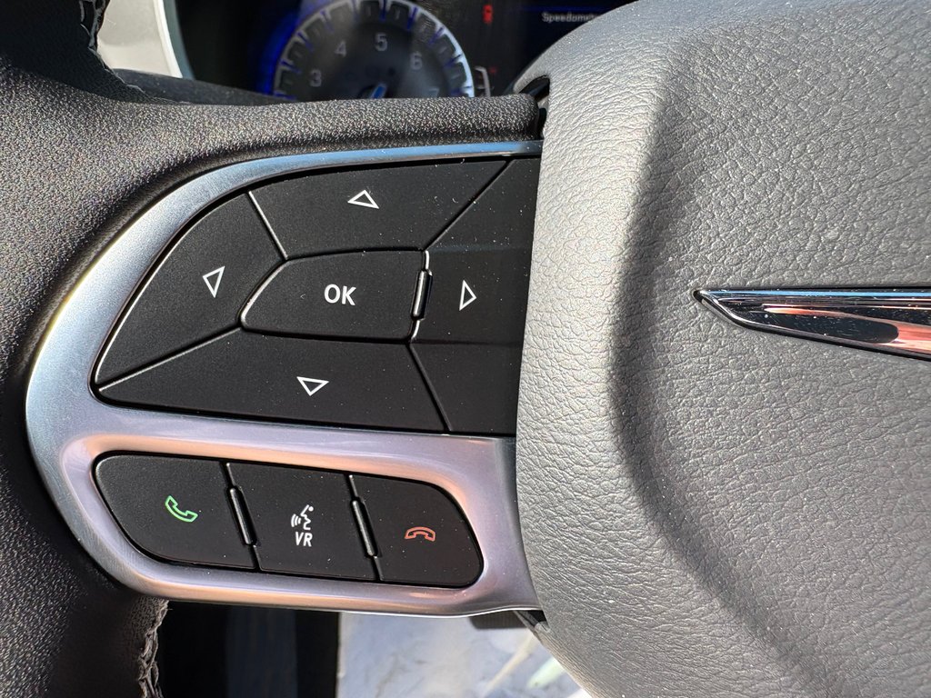 2025 Chrysler Grand Caravan SXT in Paspébiac, Quebec - 20 - w1024h768px