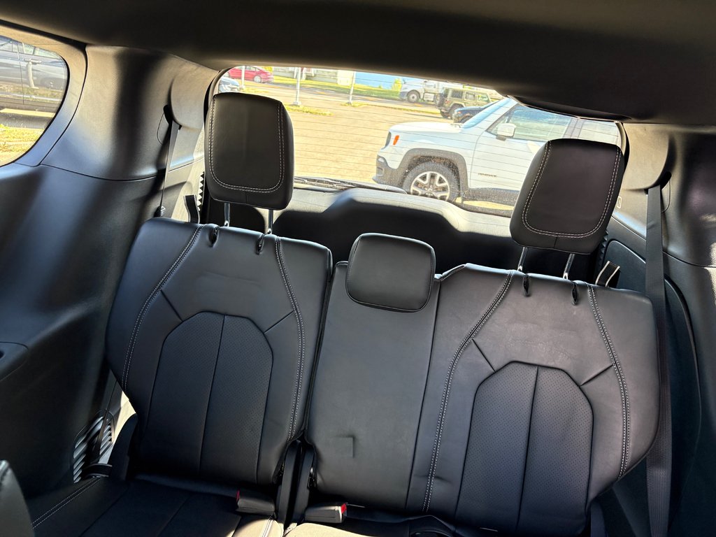 2025 Chrysler Grand Caravan SXT in Paspébiac, Quebec - 11 - w1024h768px