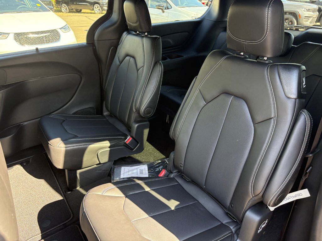 2025 Chrysler Grand Caravan SXT in Paspébiac, Quebec - 12 - w1024h768px