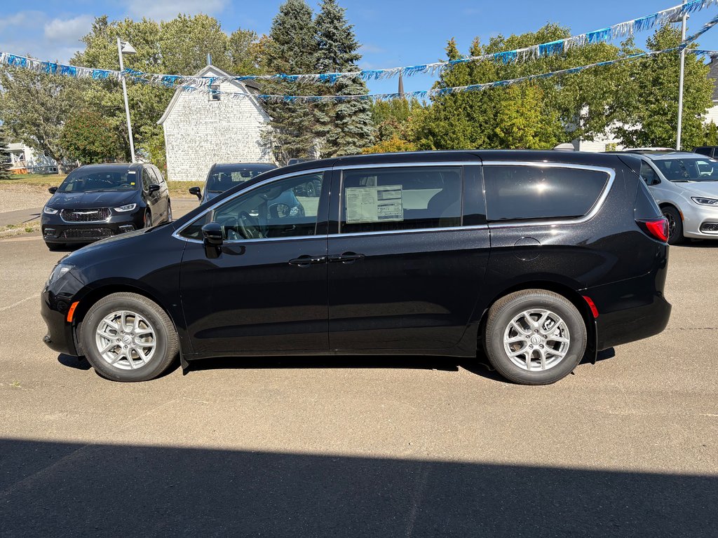 2025 Chrysler Grand Caravan SXT in Paspébiac, Quebec - 8 - w1024h768px