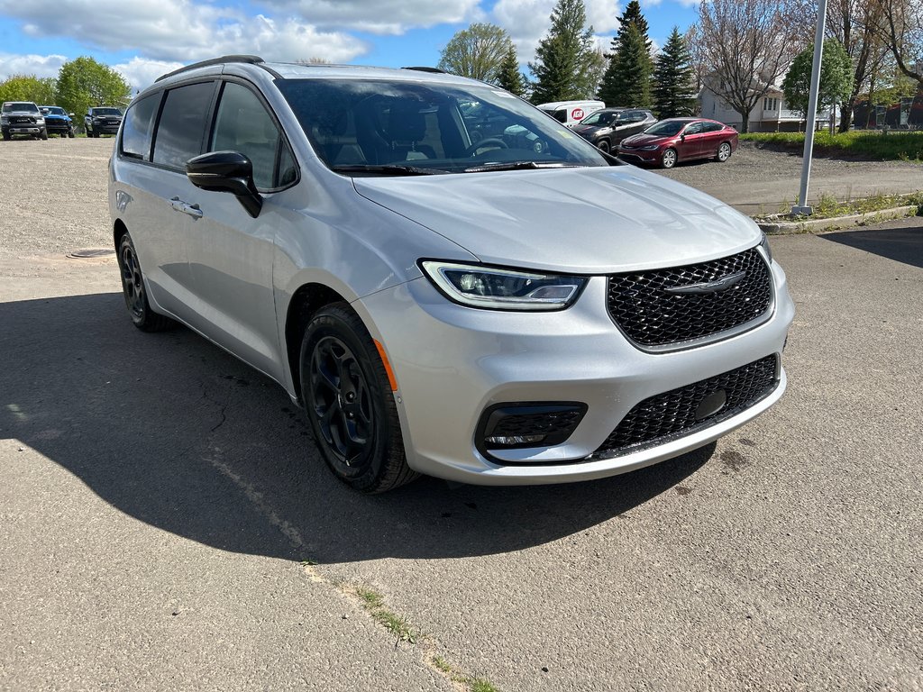 2024  Pacifica Hybrid PREMIUM S APPEARANCE in Paspébiac, Quebec - 3 - w1024h768px