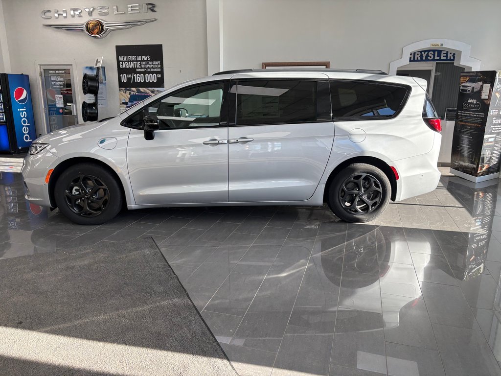 Chrysler Pacifica Hybrid PREMIUM S APPEARANCE 2024 à Paspébiac, Québec - 2 - w1024h768px