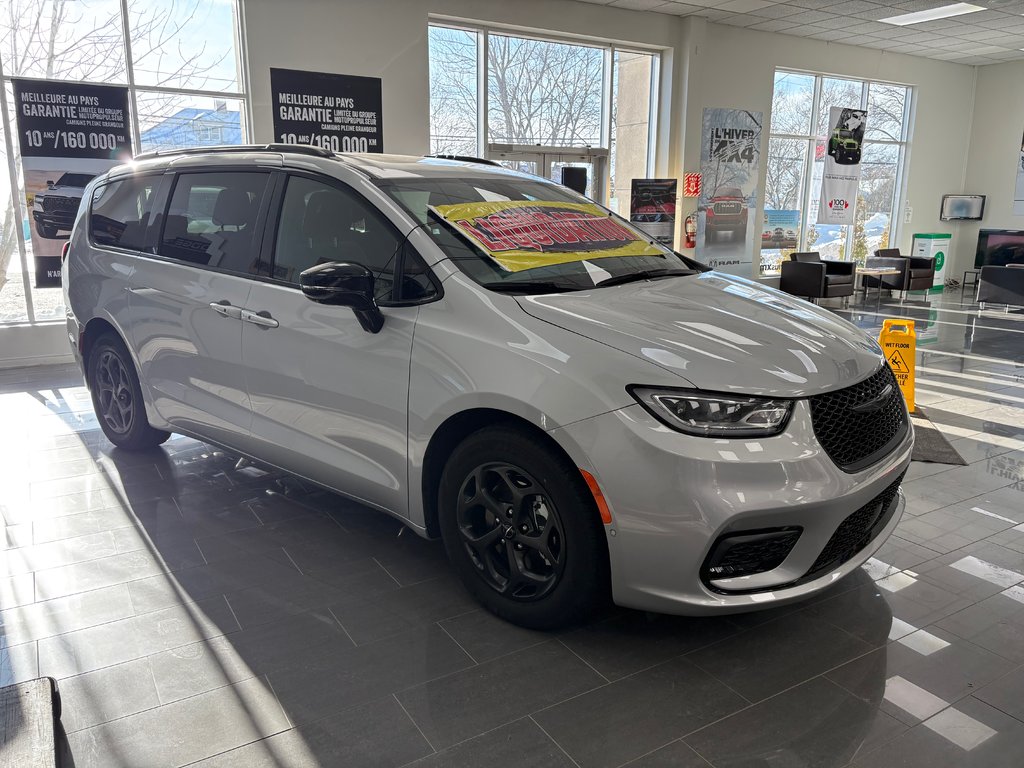 Chrysler Pacifica Hybrid PREMIUM S APPEARANCE 2024 à Paspébiac, Québec - 4 - w1024h768px