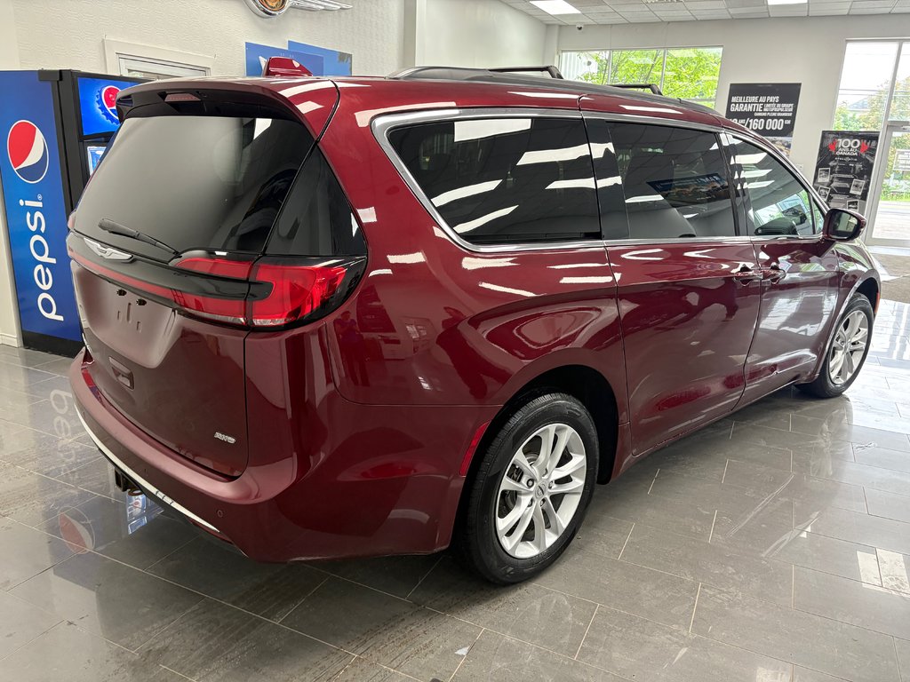 2022 Chrysler Pacifica Touring in Paspébiac, Quebec - 5 - w1024h768px