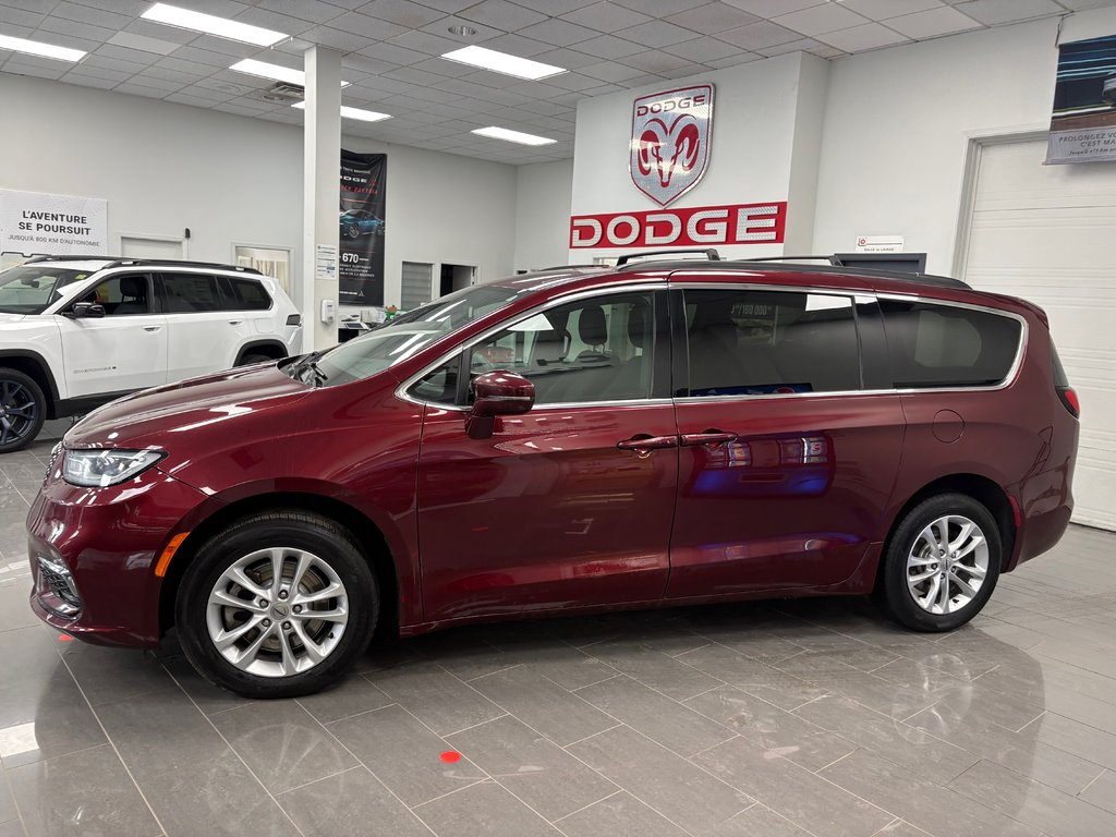 2022 Chrysler Pacifica Touring in Paspébiac, Quebec - 8 - w1024h768px