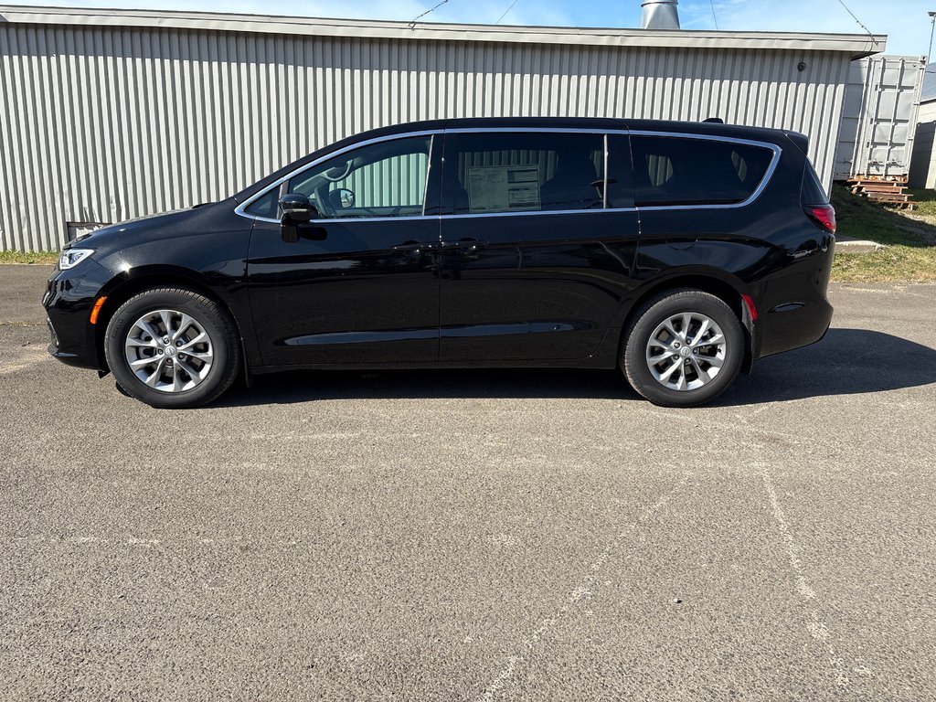Chrysler Pacifica SELECT AWD 2026 à Paspébiac, Québec - 9 - w1024h768px