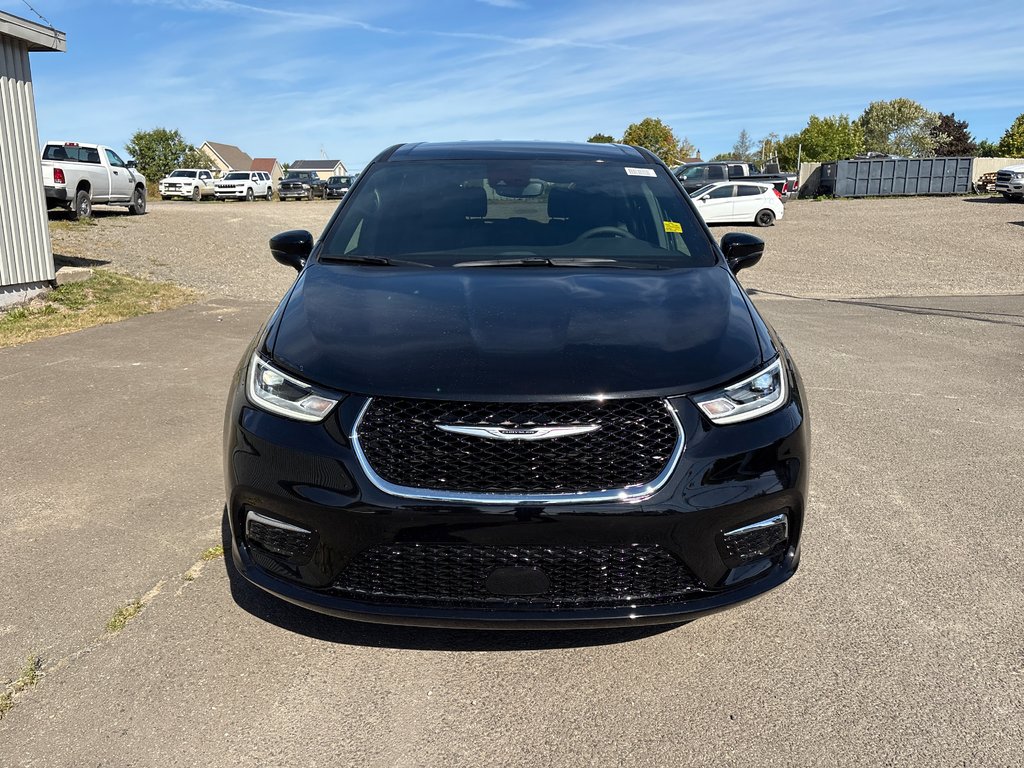 Chrysler Pacifica SELECT AWD 2026 à Paspébiac, Québec - 2 - w1024h768px