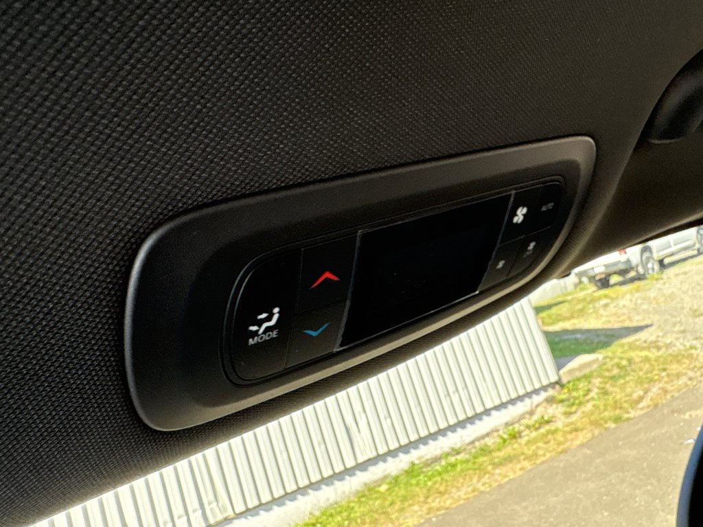Chrysler Pacifica SELECT AWD 2026 à Paspébiac, Québec - 25 - w1024h768px
