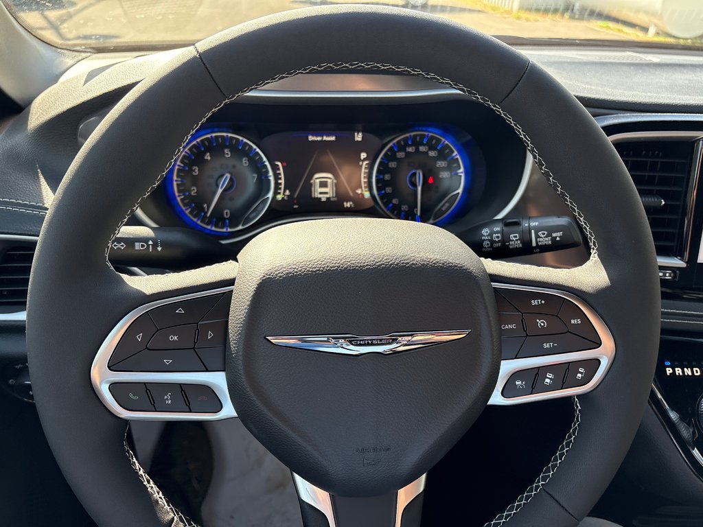 Chrysler Pacifica SELECT AWD 2026 à Paspébiac, Québec - 18 - w1024h768px