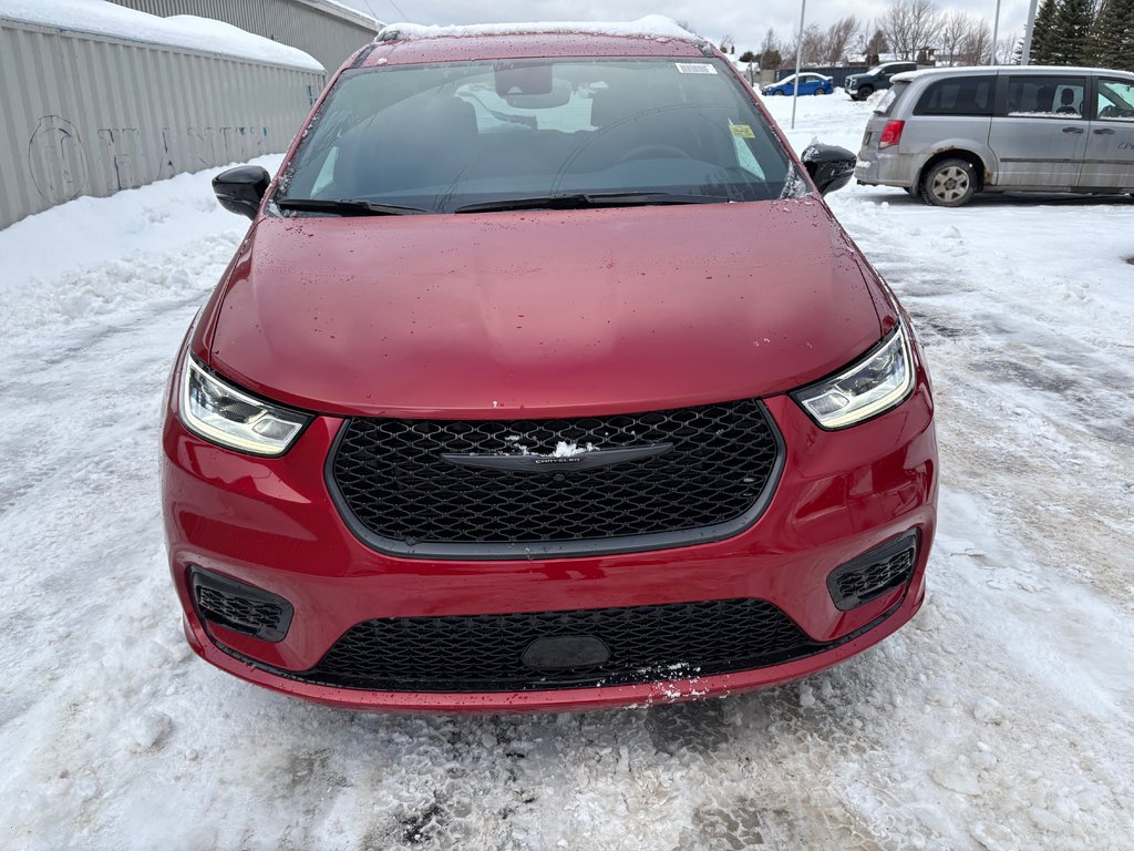 2026 Chrysler Pacifica SELECT in Paspébiac, Quebec - 2 - w1024h768px