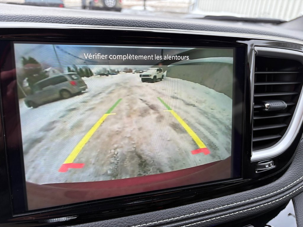 2026 Chrysler Pacifica SELECT in Paspébiac, Quebec - 11 - w1024h768px