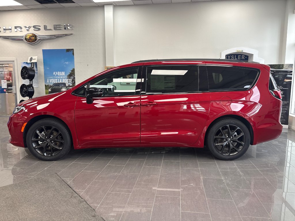 2026 Chrysler Pacifica SELECT in Paspébiac, Quebec - 7 - w1024h768px