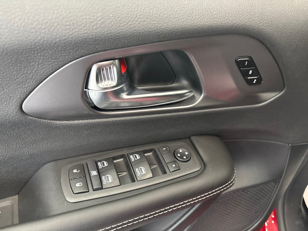 2026 Chrysler Pacifica SELECT in Paspébiac, Quebec - 14 - w1024h768px