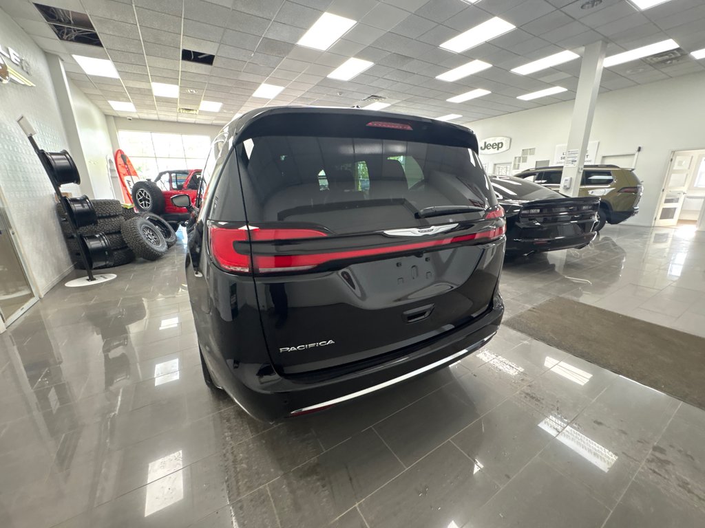 2026 Chrysler Pacifica SELECT in Paspébiac, Quebec - 6 - w1024h768px