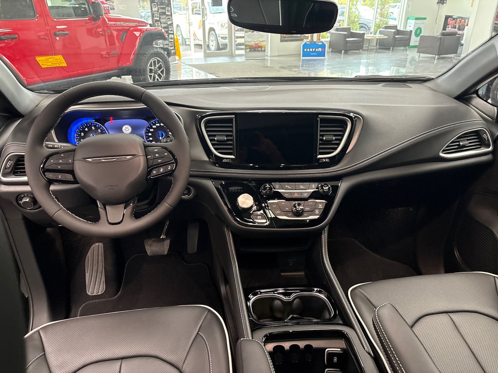 Chrysler Pacifica  2027 à Paspébiac, Québec - 30 - w1024h768px