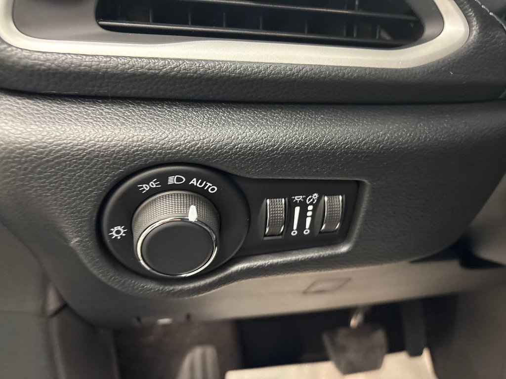 Chrysler Pacifica  2027 à Paspébiac, Québec - 25 - w1024h768px