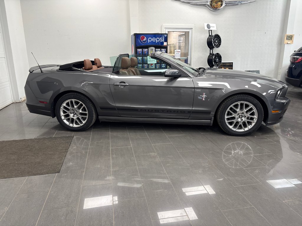 2013 Ford Mustang V6 Premium in Paspébiac, Quebec - 4 - w1024h768px