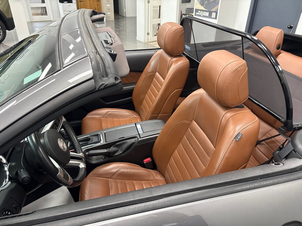2013 Ford Mustang V6 Premium in Paspébiac, Quebec - 9 - w1024h768px