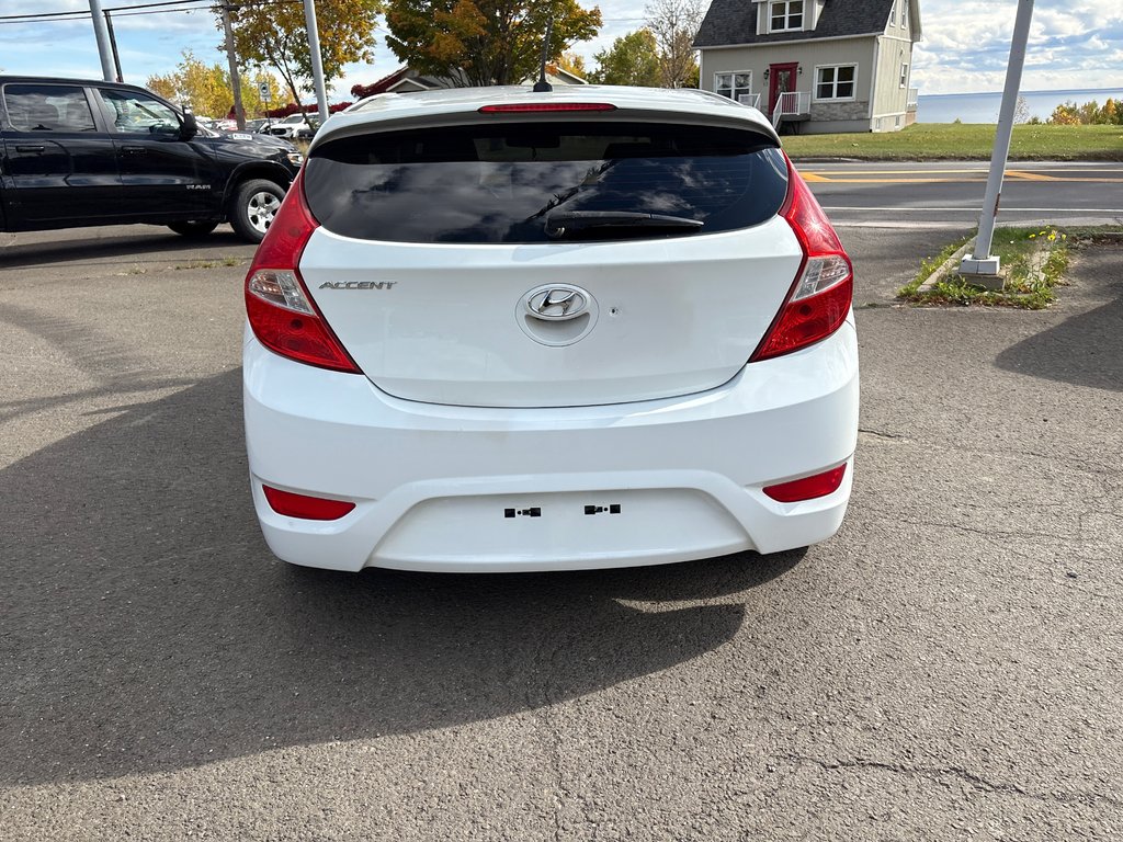 Hyundai Accent L 2017 à Paspébiac, Québec - 6 - w1024h768px