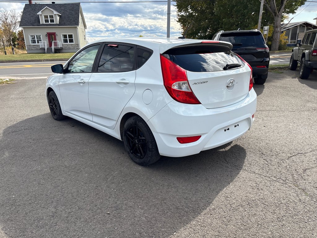 Hyundai Accent L 2017 à Paspébiac, Québec - 7 - w1024h768px