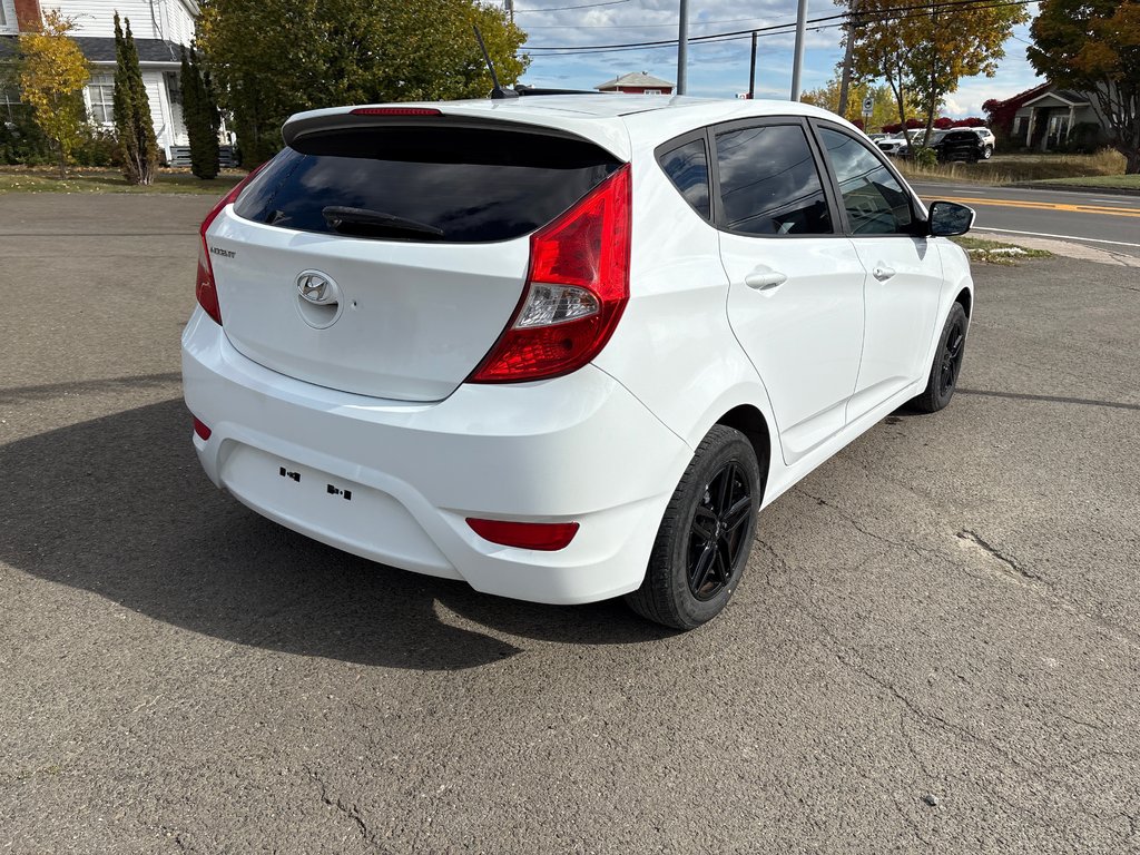 Hyundai Accent L 2017 à Paspébiac, Québec - 5 - w1024h768px