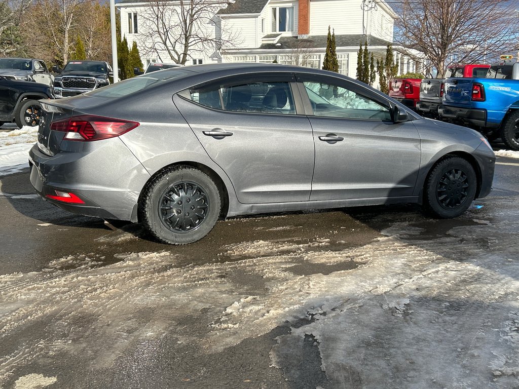 2020 Hyundai Elantra Essential in Paspébiac, Quebec - 16 - w1024h768px