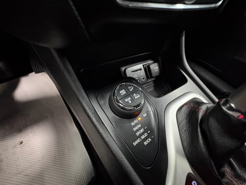 Jeep Cherokee Trailhawk 2015 à Paspébiac, Québec - 22 - w1024h768px