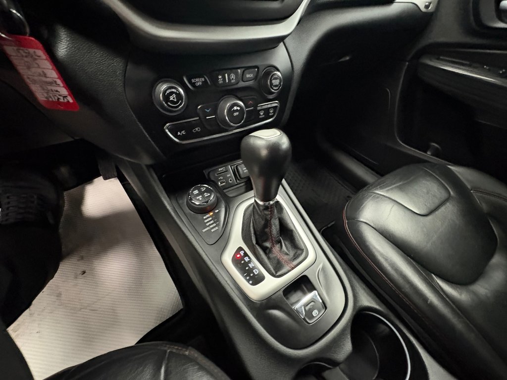 Jeep Cherokee Trailhawk 2015 à Paspébiac, Québec - 15 - w1024h768px