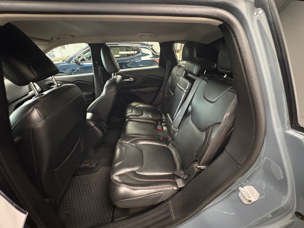 Jeep Cherokee Trailhawk 2015 à Paspébiac, Québec - 9 - w1024h768px