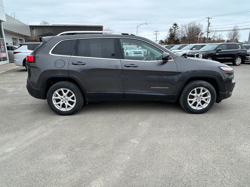 2016  Cherokee North in Chandler, Quebec - 3 - w1024h768px