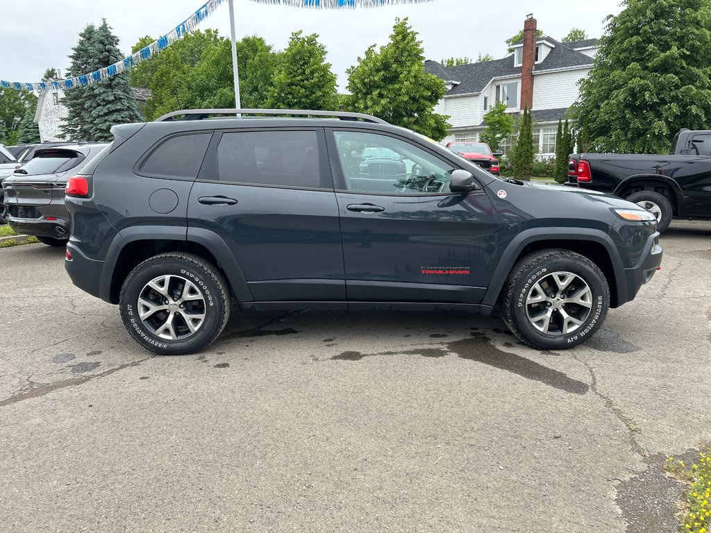 2016  Cherokee Trailhawk in Paspébiac, Quebec - 4 - w1024h768px