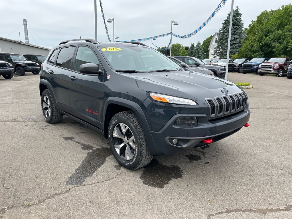 2016  Cherokee Trailhawk in Paspébiac, Quebec - 3 - w1024h768px