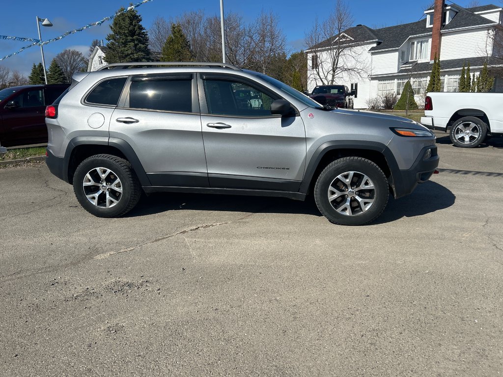 2016 Jeep Cherokee Trailhawk in Chandler, Quebec - 3 - w1024h768px